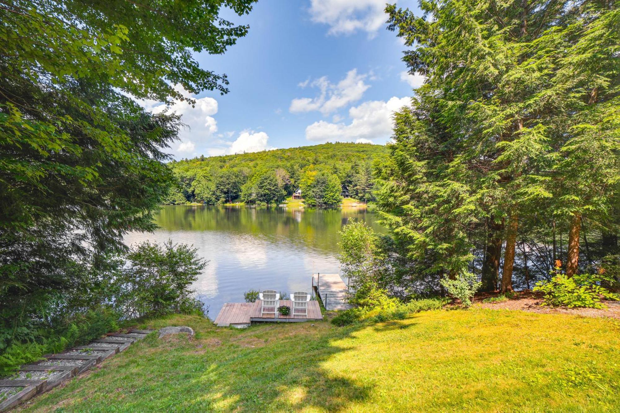 Breathtaking Newbury Cottage With Deck On Chalk Pond Esterno foto