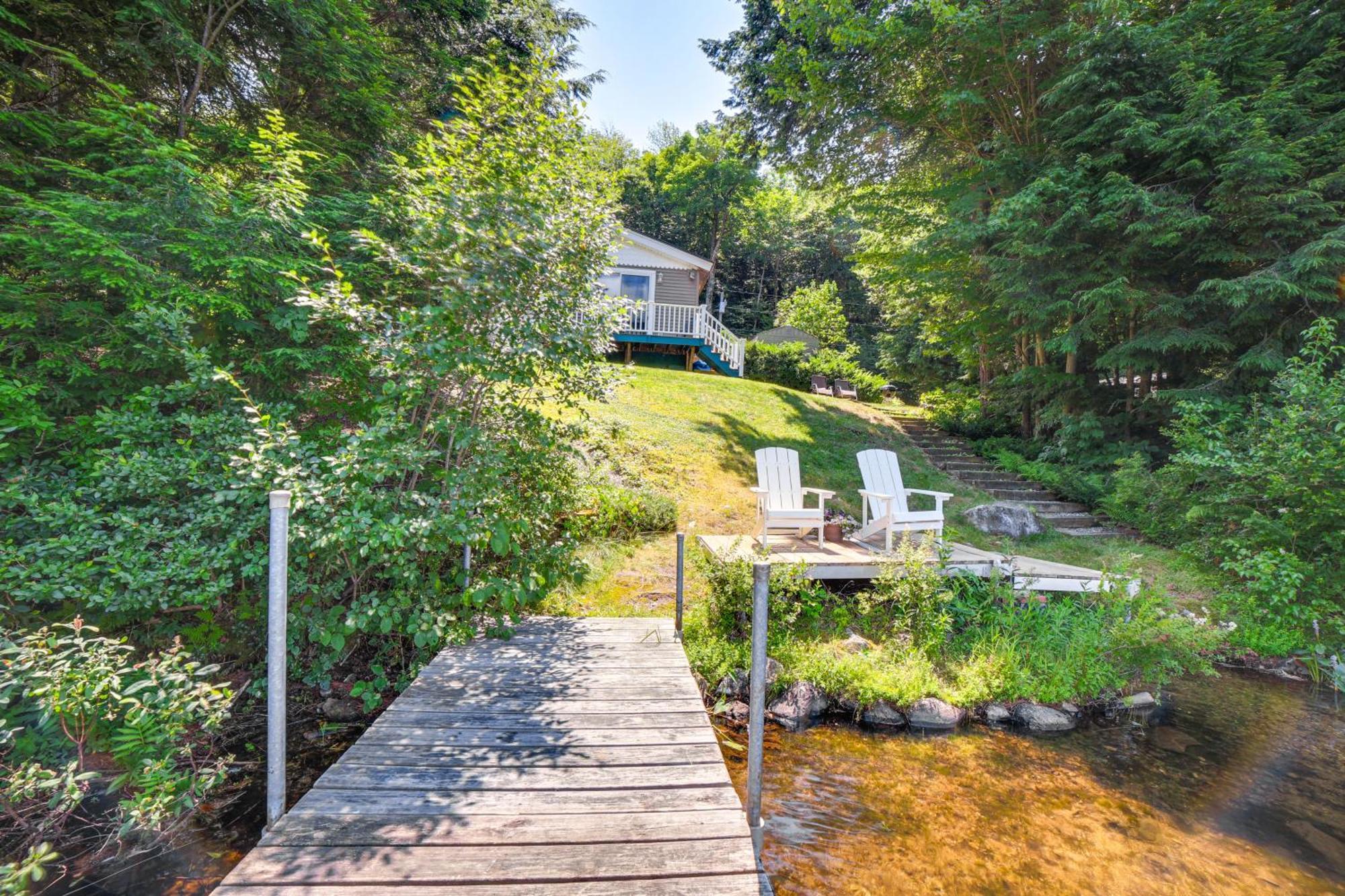 Breathtaking Newbury Cottage With Deck On Chalk Pond Esterno foto
