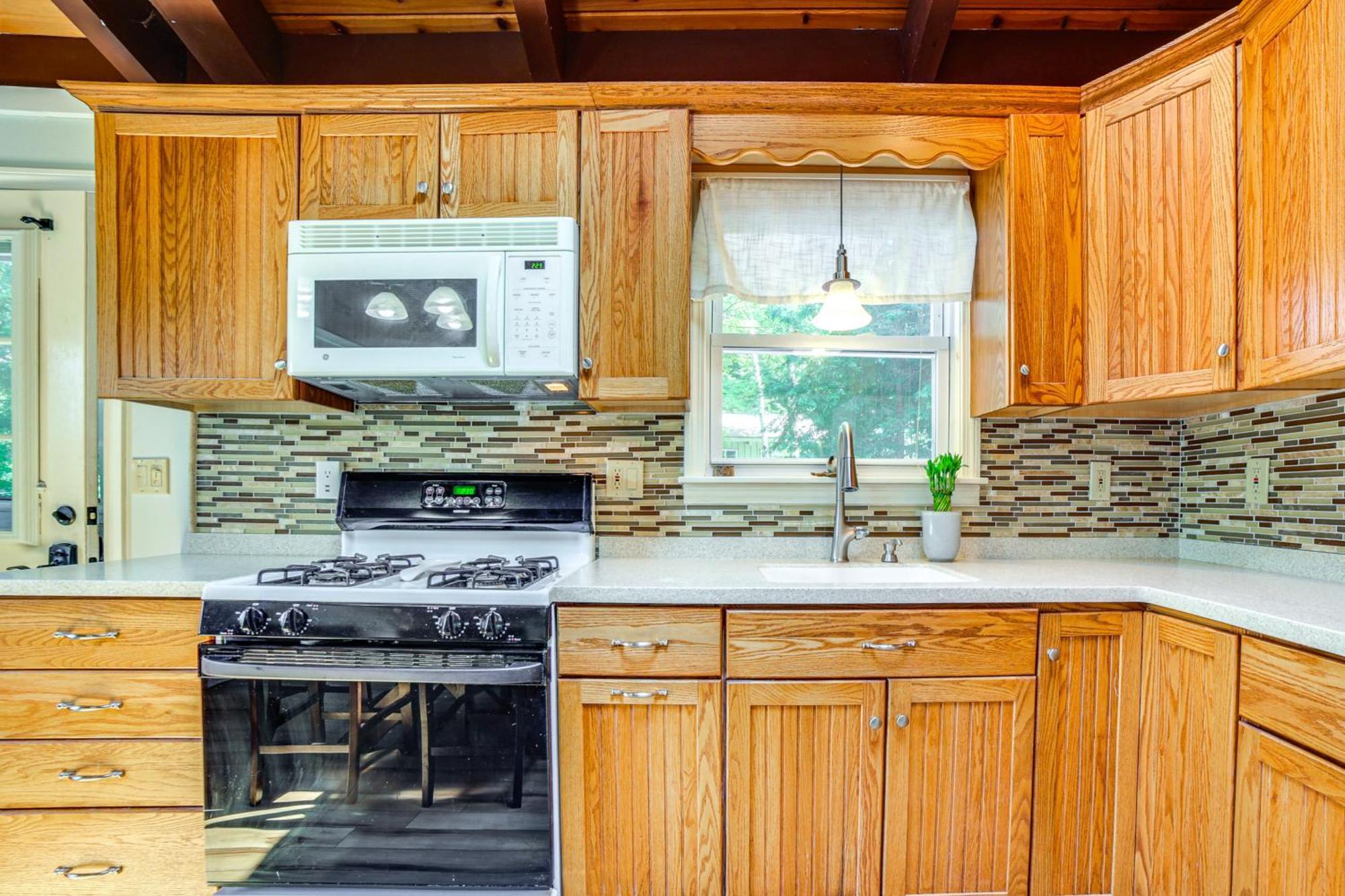 Breathtaking Newbury Cottage With Deck On Chalk Pond Esterno foto