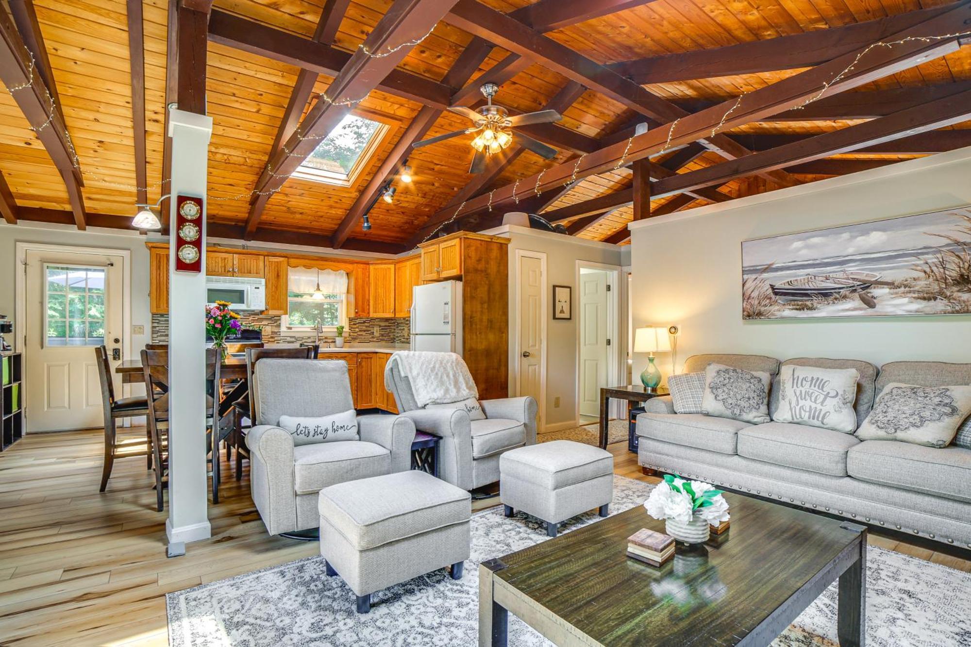 Breathtaking Newbury Cottage With Deck On Chalk Pond Esterno foto
