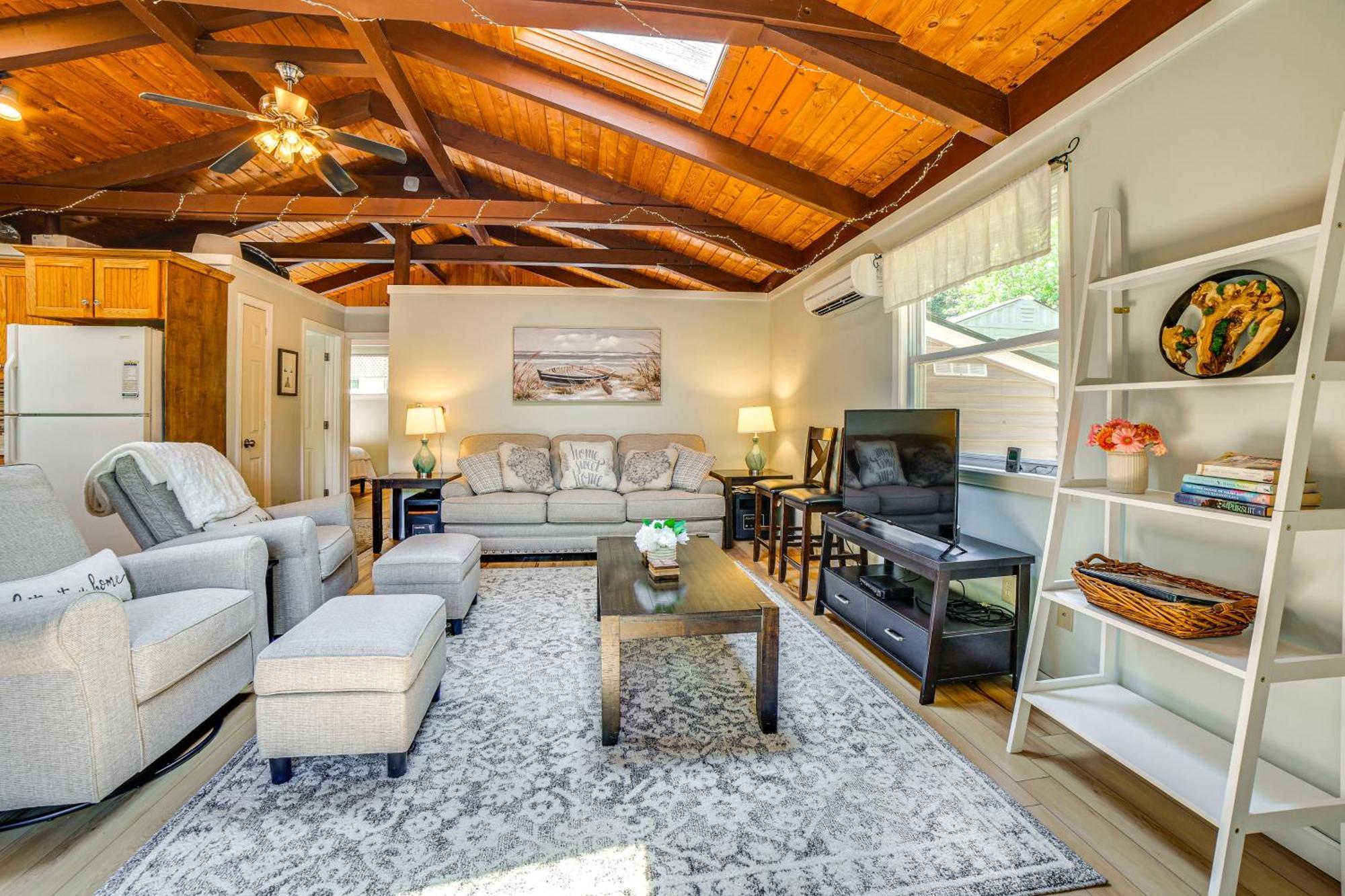 Breathtaking Newbury Cottage With Deck On Chalk Pond Esterno foto