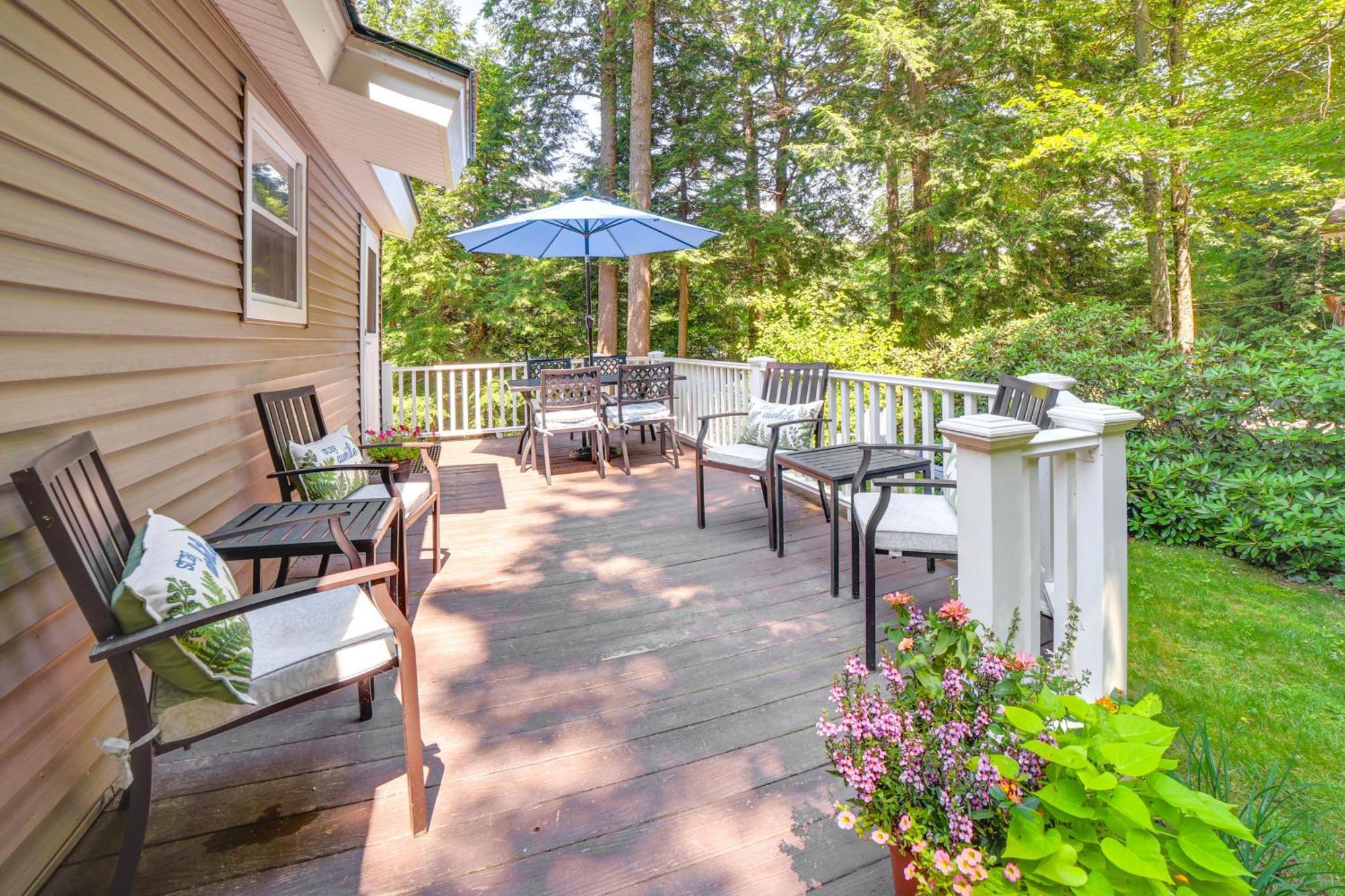 Breathtaking Newbury Cottage With Deck On Chalk Pond Esterno foto